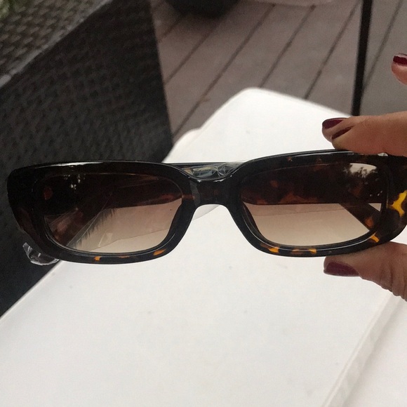 ⭐️BLOGGER FAV Sunglasses Retro Rectangle Tortoise - Picture 8 of 13